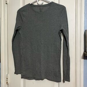 Merona size Medium gray long sleeve t-shirt. LIKE NEW